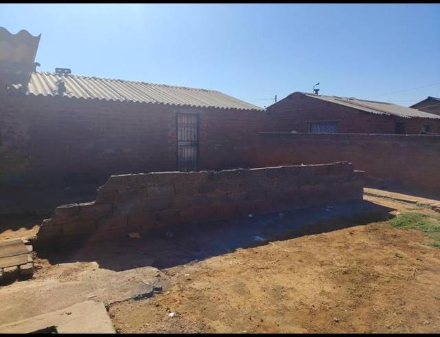 2 BEDROOM PROPERTY TO RENT IN NALEDI EXT 2